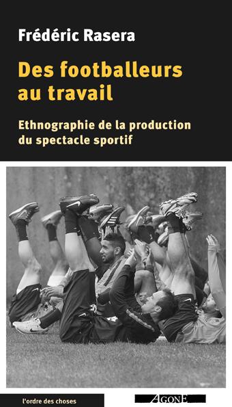 Des footballeurs au travail